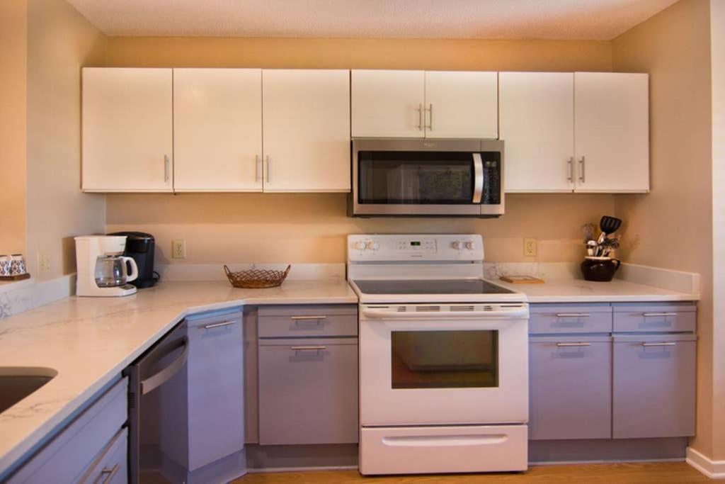 Pelican Point Unobstructed Beach Views Beach Access Out Back Door! Harbor Island エクステリア 写真