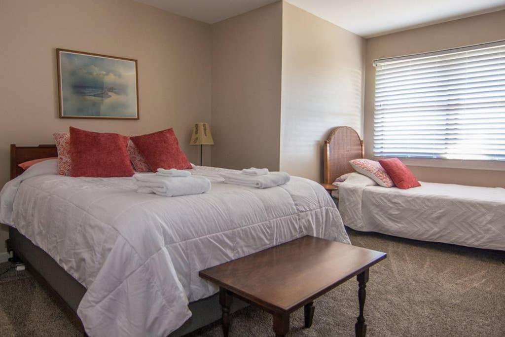 Pelican Point Unobstructed Beach Views Beach Access Out Back Door! Harbor Island エクステリア 写真